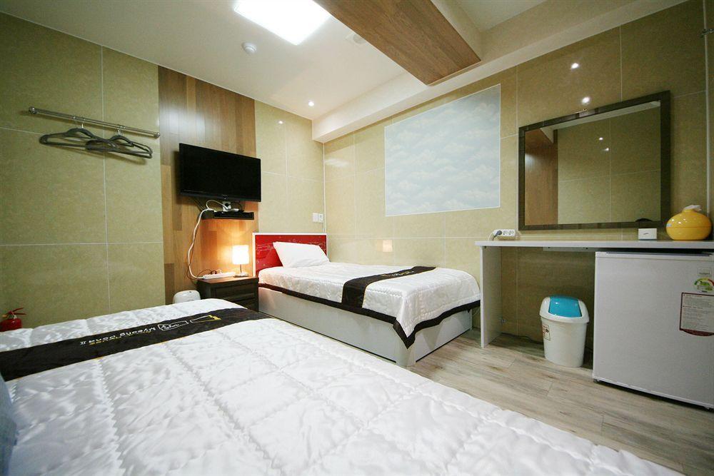 Guesthouse Myeongdong 2 Сеул Екстериор снимка