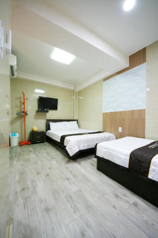 Guesthouse Myeongdong 2 Сеул Стая снимка