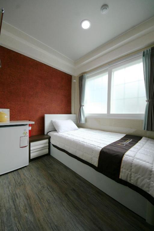 Guesthouse Myeongdong 2 Сеул Стая снимка