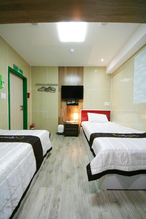 Guesthouse Myeongdong 2 Сеул Стая снимка
