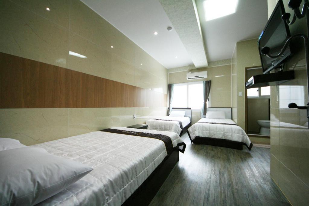Guesthouse Myeongdong 2 Сеул Стая снимка