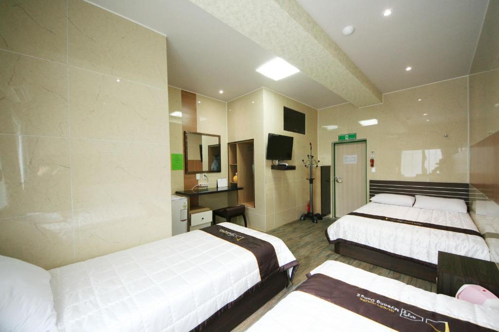 Guesthouse Myeongdong 2 Сеул Стая снимка