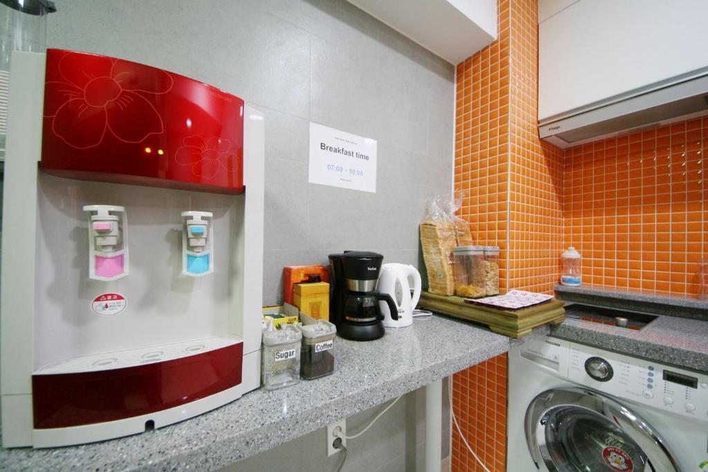 Guesthouse Myeongdong 2 Сеул Екстериор снимка