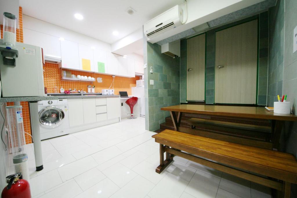 Guesthouse Myeongdong 2 Сеул Екстериор снимка
