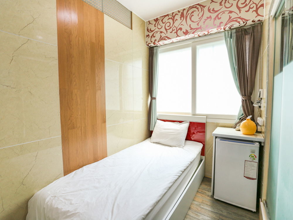 Guesthouse Myeongdong 2 Сеул Екстериор снимка